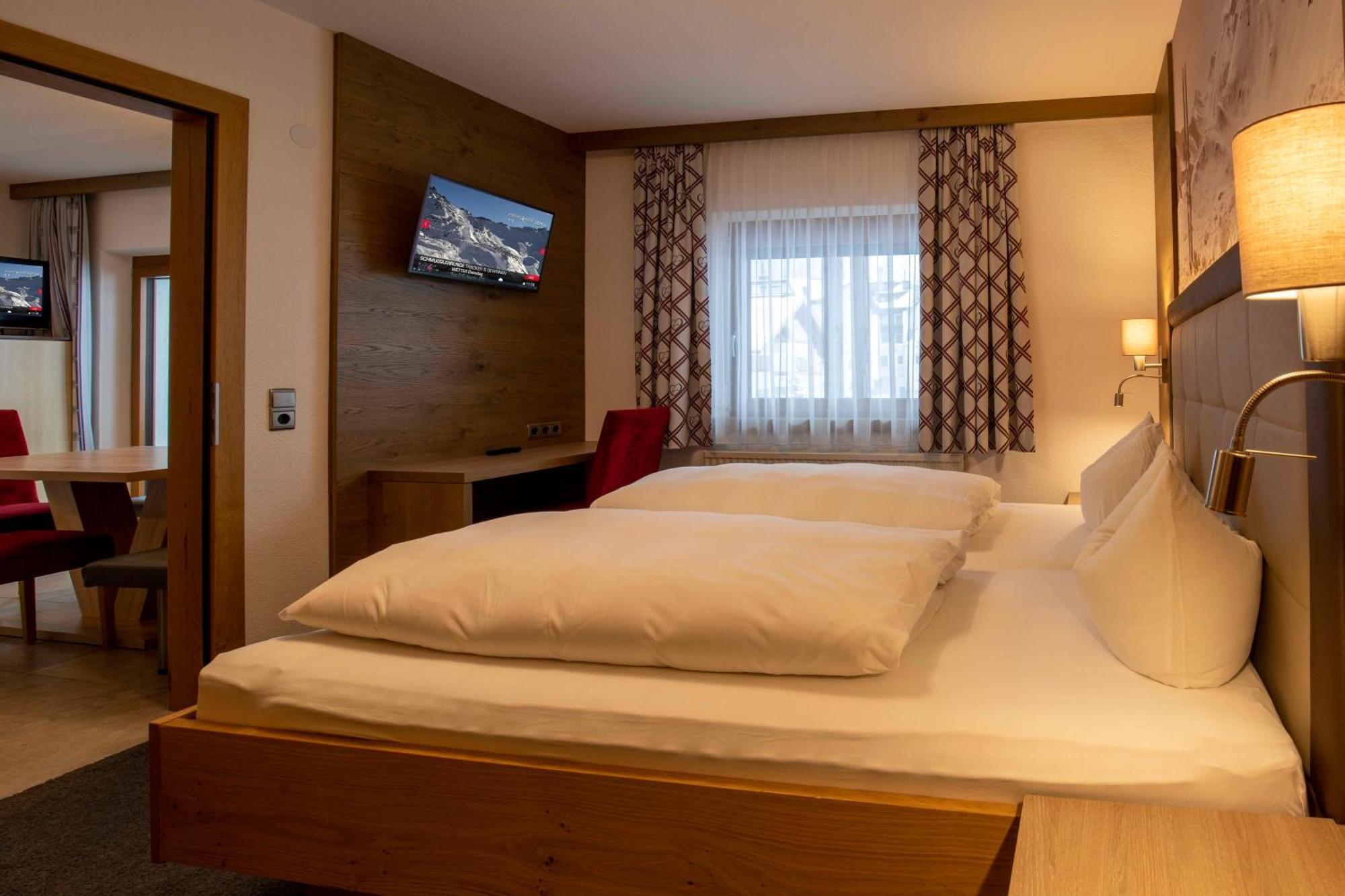 Gidis Hof Hotel Ischgl Exterior photo