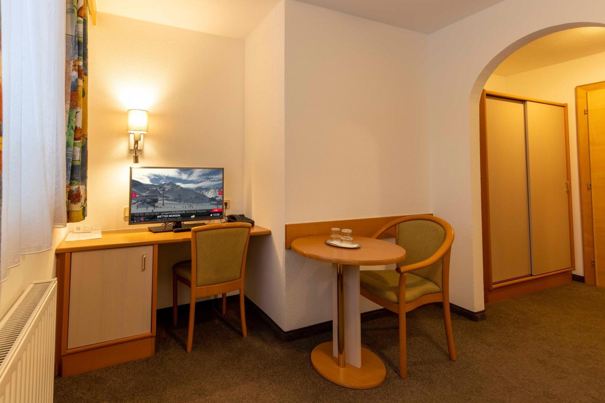 Gidis Hof Hotel Ischgl Exterior photo
