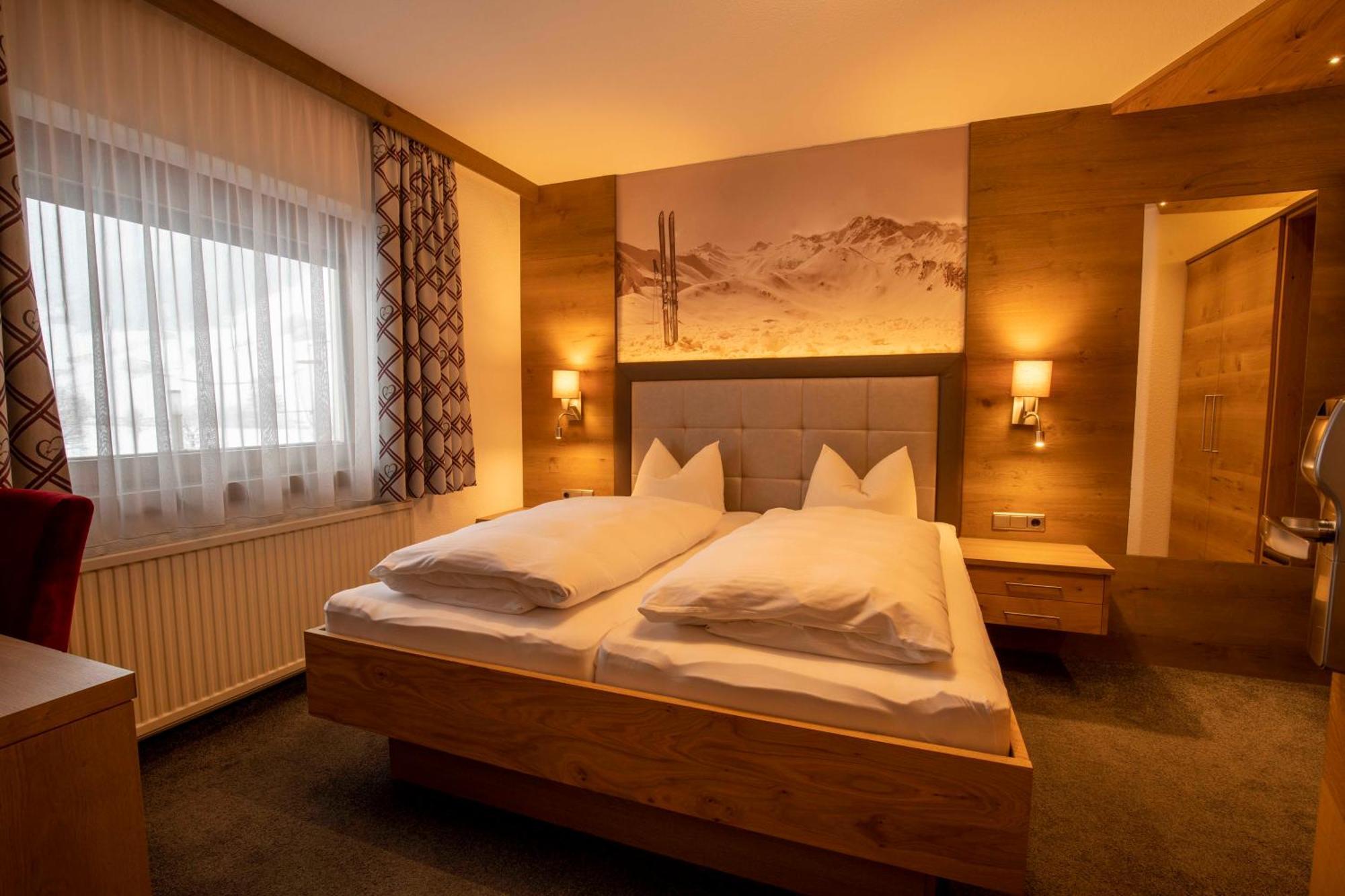 Gidis Hof Hotel Ischgl Exterior photo