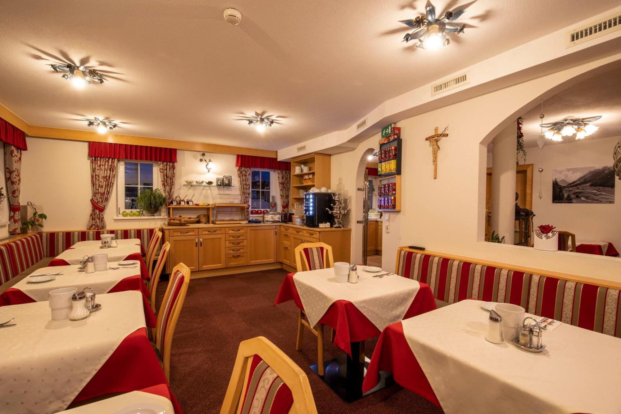 Gidis Hof Hotel Ischgl Exterior photo