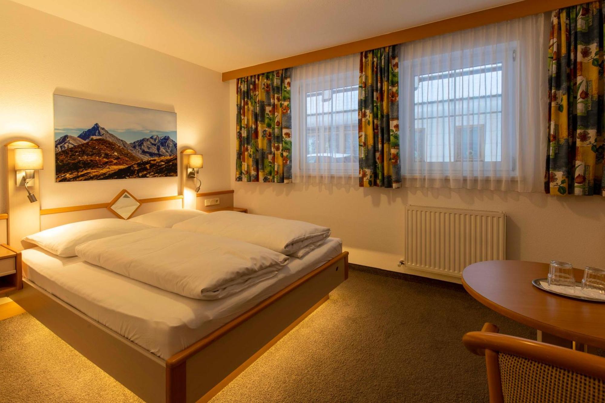 Gidis Hof Hotel Ischgl Exterior photo