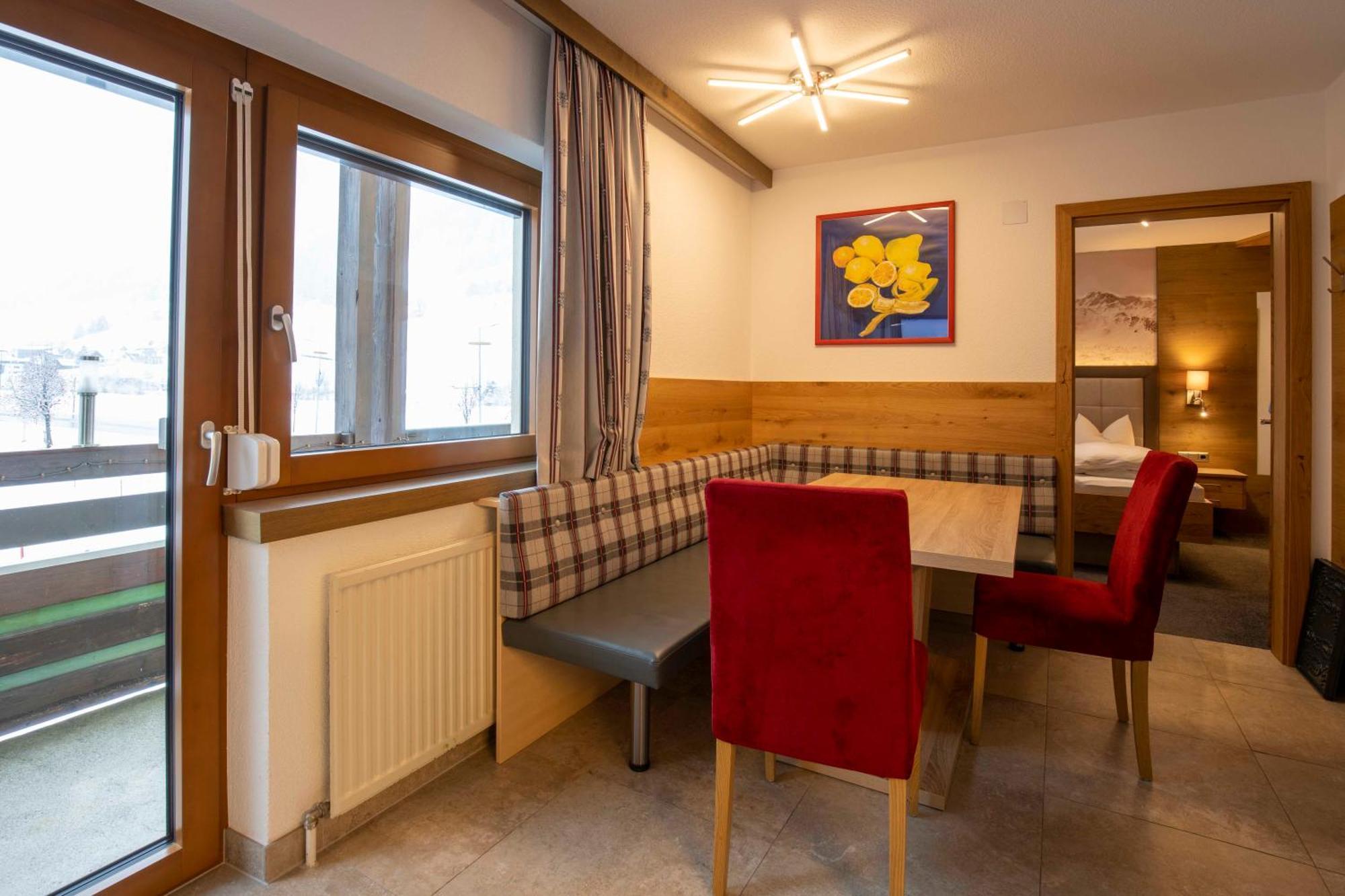 Gidis Hof Hotel Ischgl Exterior photo